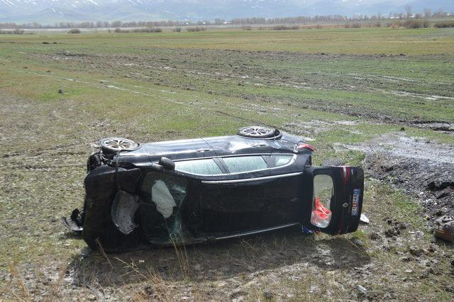 Ağrı'da doluda 4 araç şarampole yuvarlandı, başkan yaralandı