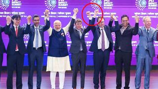 Son dakika: Sahnede beklenmedik hareket! Sosyal medya bu anları konuşuyor