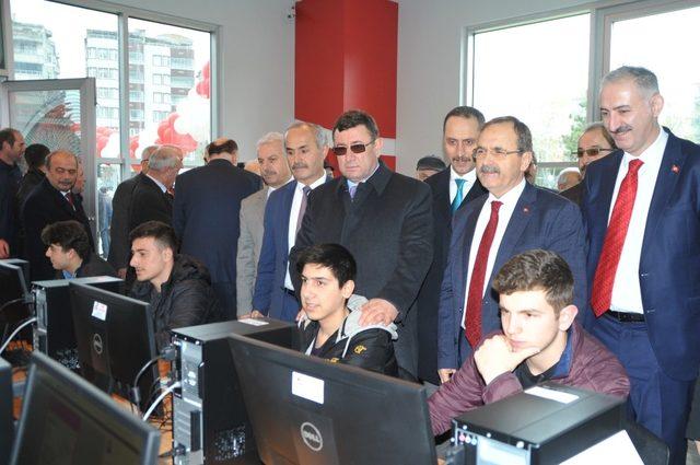 Bafra’da ’Bilgi ve Teknoloji Evi’ açıldı