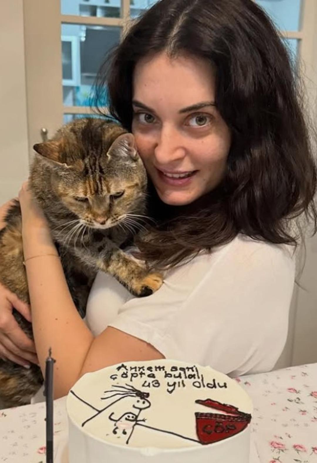 Aslıhan Gürbüz yeni yaşını kutladı! Doğal güzelliğine yorum yağdı 2