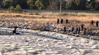 Son dakika: K&ouml;pr&uuml;den d&uuml;şerek akıntıya kapılan &ccedil;ocuk hayatını kaybetti