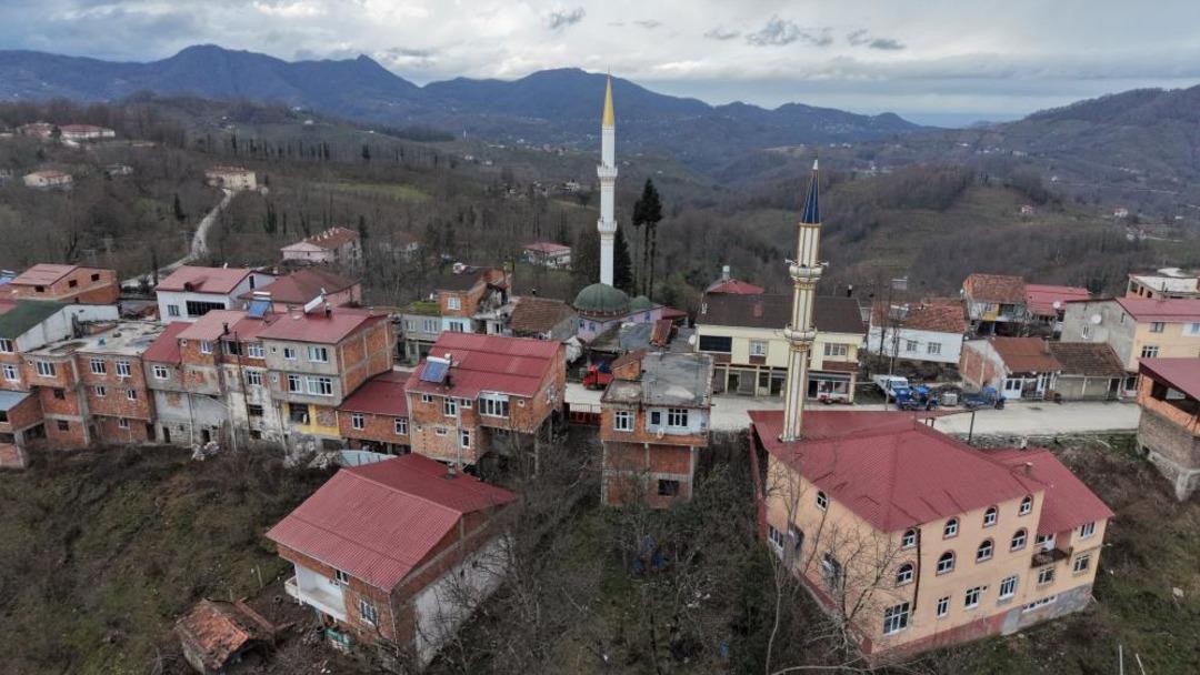 Komşular bir adımla il değiştirip, bir dakika farkla iftar açıyor: Bir taraf Samsun bir taraf Ordu 5