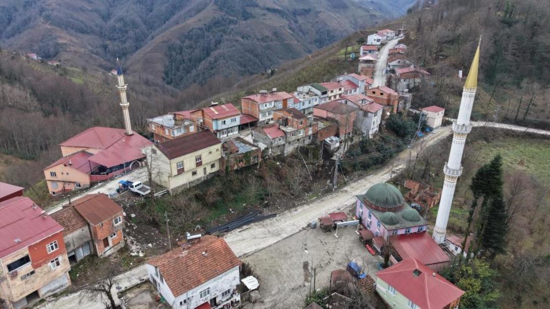 Komşular bir adımla il değiştirip, bir dakika farkla iftar açıyor: Bir taraf Samsun bir taraf Ordu 6