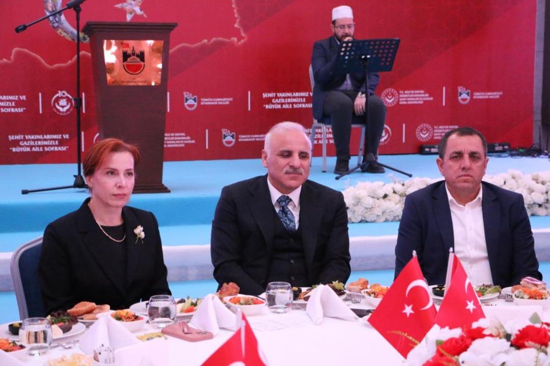 Şehit yakınları ve gaziler ilk iftarda bir araya geldi 3
