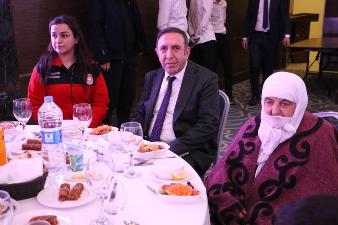 Şehit yakınları ve gaziler ilk iftarda bir araya geldi 4