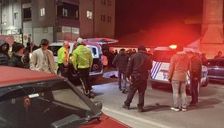 Teravihe giderken otomobil &ccedil;arpan kadın &ouml;ld&uuml;, gelini yaralandı