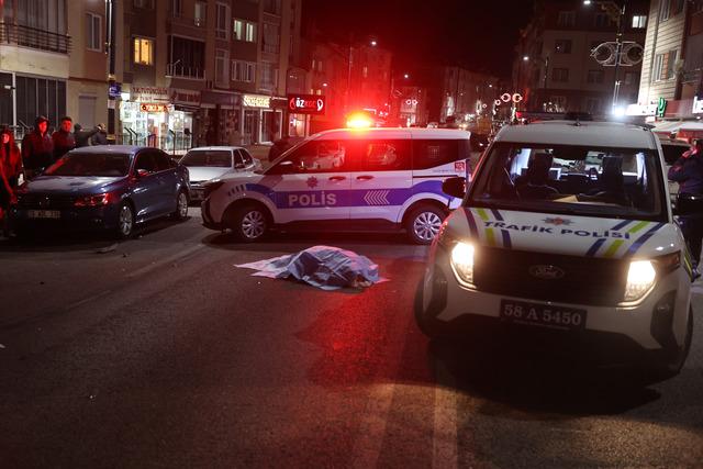 Sivas ta teravihe giderken otomobilin &ccedil;arpması sonucu yaralanan gelin de hastanede &ouml;ld&uuml; 1