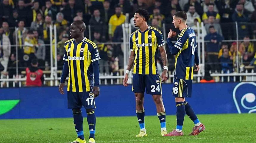 Fenerbah&ccedil;e'de Jayden Oosterwolde ve Fred, cezalı duruma d&uuml;şt&uuml;