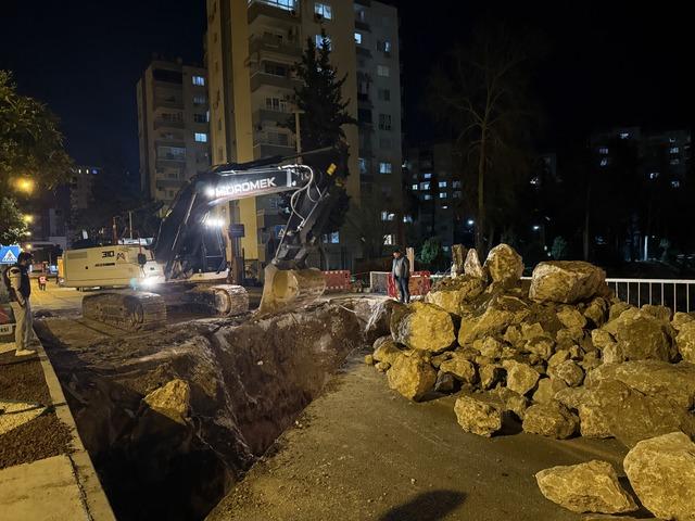 Mersin de dere &uuml;st&uuml;ndeki k&ouml;pr&uuml;n&uuml;n bir kısmı &ccedil;&ouml;kt&uuml; 3