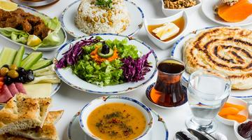 eğer iftar sofrasında zehir sa&ccedil;ıyormuş! Nedenini duyan şok oluyor