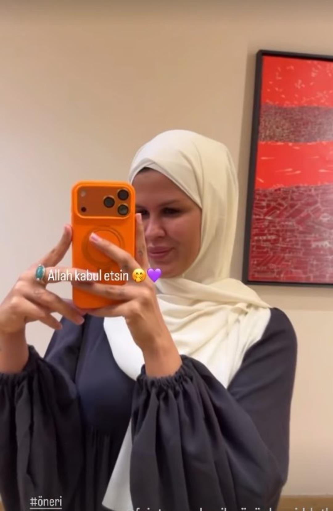 Mehmet Ali Erbil&rsquo;in eşi G&uuml;lseren Ceylan tesett&uuml;re girdi! Oru&ccedil; tutup teravihe gitti 1