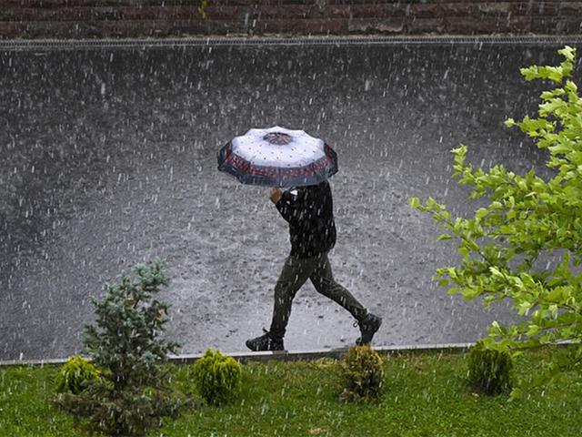 Meteoroloji il il uyardı: Şiddetli sağanak ve fırtına alarmı!