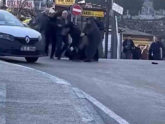 Trafikte tekme tokat yol verme kavgası