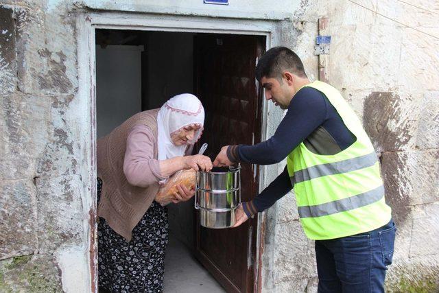 Bitlis Belediyesinden sıcak yemek hizmeti