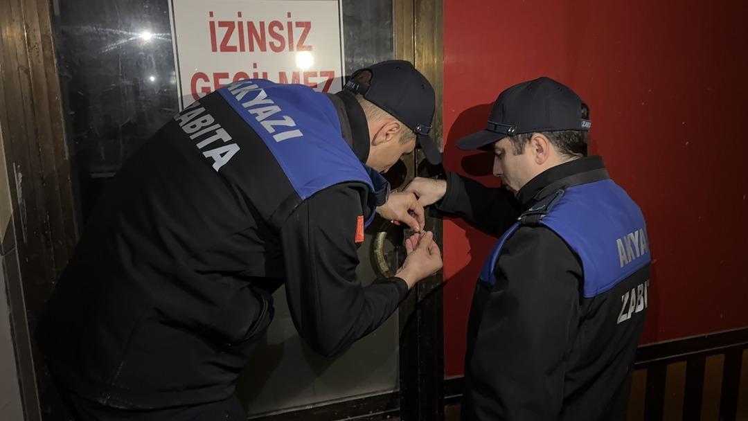 Mide bulandıran g&ouml;r&uuml;nt&uuml;ler! Ayaklarıyla hamur &ccedil;iğnediği anlar sosyal medyada yayıldı 4