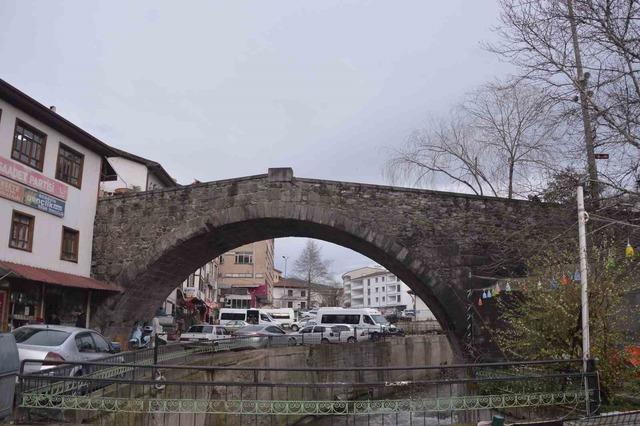 Şahin&rsquo;in havadaki g&uuml;vercin avı 1