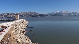 Son dakika: Su seviyesi 25 santimetre y&uuml;kselen Eğirdir G&ouml;l&uuml; yeniden birleşti