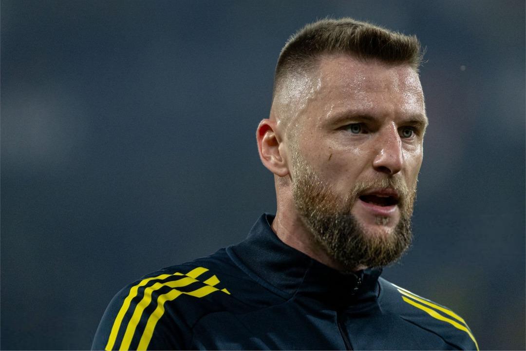 Fenerbah&ccedil;e ye Skriniar dan k&ouml;t&uuml; haber! Sakatlığı a&ccedil;ıklandı: Beşiktaş derbisinde sahada mı? 3