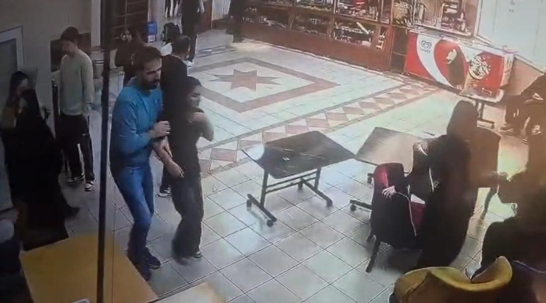 Teneffüste ölümle burun buruna gelen öğrenciyi öğretmenleri kurtardı! 2