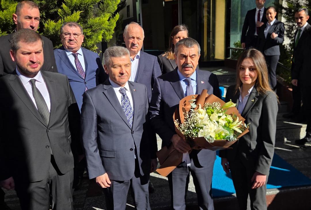 168 kişi imzalamıştı! Bakan Tekin den o metne tepki: "Su&ccedil; duyurusunda bulunacağız" 7