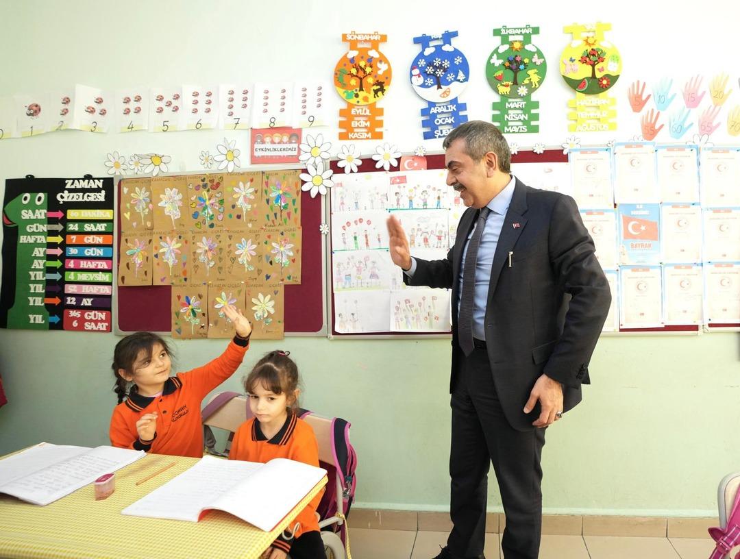 168 kişi imzalamıştı! Bakan Tekin den o metne tepki: "Su&ccedil; duyurusunda bulunacağız" 4