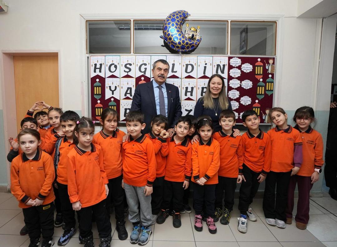 168 kişi imzalamıştı! Bakan Tekin den o metne tepki: "Su&ccedil; duyurusunda bulunacağız" 3