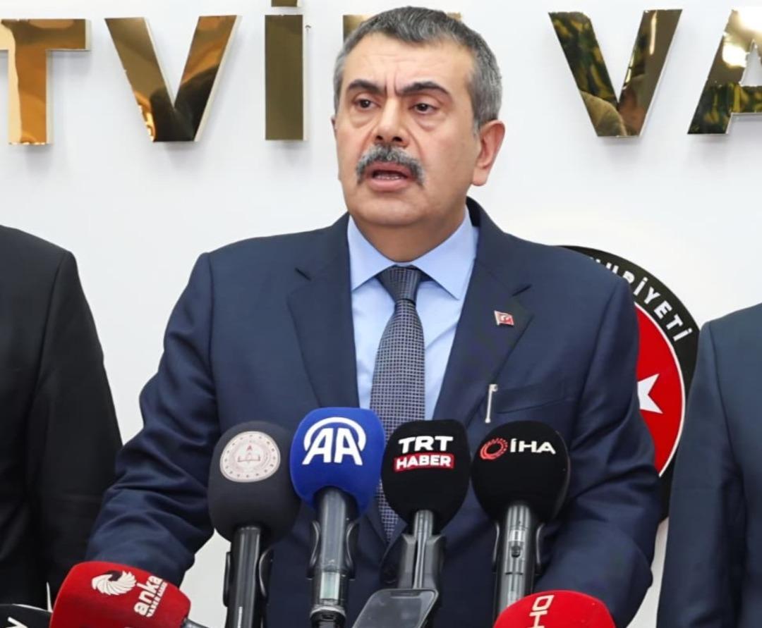 168 kişi imzalamıştı! Bakan Tekin den o metne tepki: "Su&ccedil; duyurusunda bulunacağız" 1