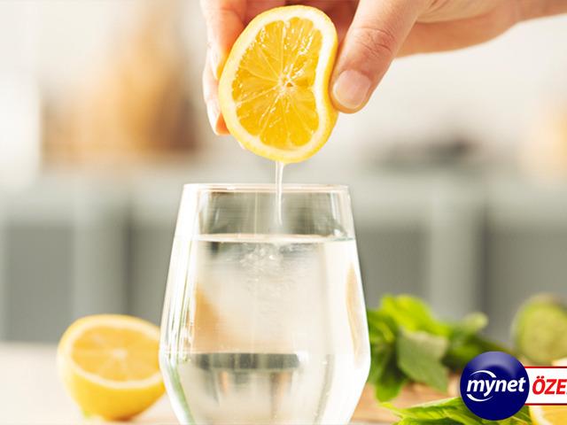 Zayıflatıyor diye i&ccedil;iyorsanız dikkat! Limonlu su hakkında ezber bozan uyarı