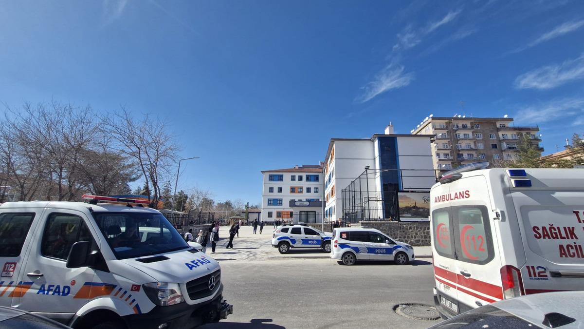 Diyarbakır'da cıva zehirlenmesi iddiası! 14 öğrenci hastaneye kaldırıldı