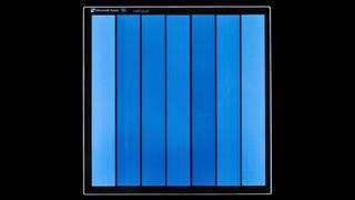 Son dakika: Hard diskleri unutun! Bu k&uuml;&ccedil;&uuml;c&uuml;k cam kare tam 2 milyon kitap kapasiteli ve verileri 10 bin yıl saklayabiliyor