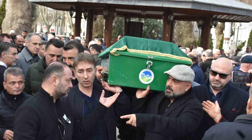 Eski milli futbolcu Tayfur Havut&ccedil;u&rsquo;nun vefat eden babası Sakarya&rsquo;da toprağa verildi