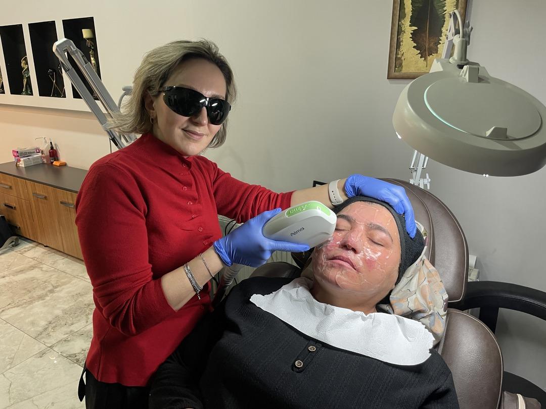 Yıllarca evden çıkmadı: Oğlunun düğününe bile gidemedi! Tedaviyle hayatı değişti 1