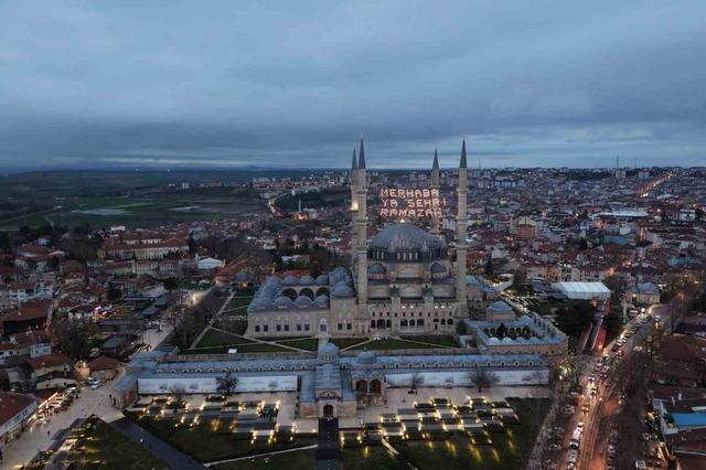 4 yıl aradan sonra Selimiye Camii&rsquo;nde ilk cuma 1