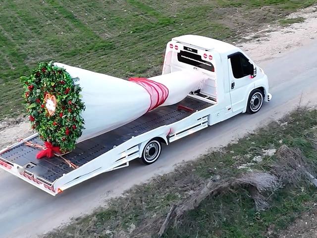 Bolu'da oto kurtarıcıdan g&ouml;r&uuml;lmemiş evlenme teklifi