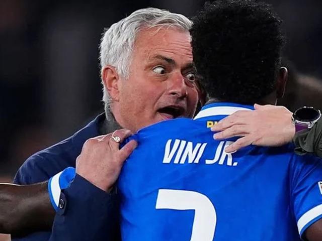 Şampiyonlar Ligi'nde ırk&ccedil;ılık krizi b&uuml;y&uuml;yor! Kompany'den Mourinho'ya zehir zemberek s&ouml;zler