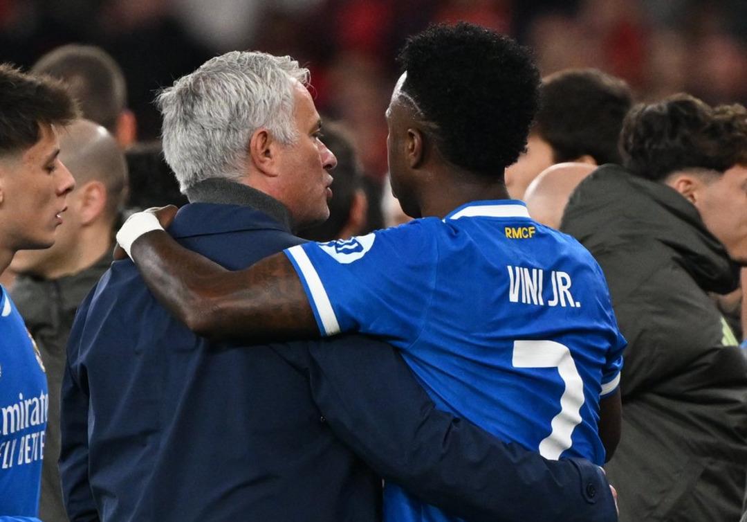 Şampiyonlar Ligi nde ırkçılık krizi büyüyor! Kompany den Mourinho ya zehir zemberek sözler 1