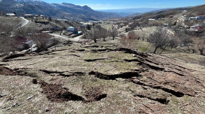 Tunceli'de heyelan tedbirleri: 19 konuttan 7'si boşaltıldı
