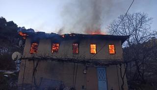 Yaşlı kadın evinde &ccedil;ıkan yangında hayatını kaybetti