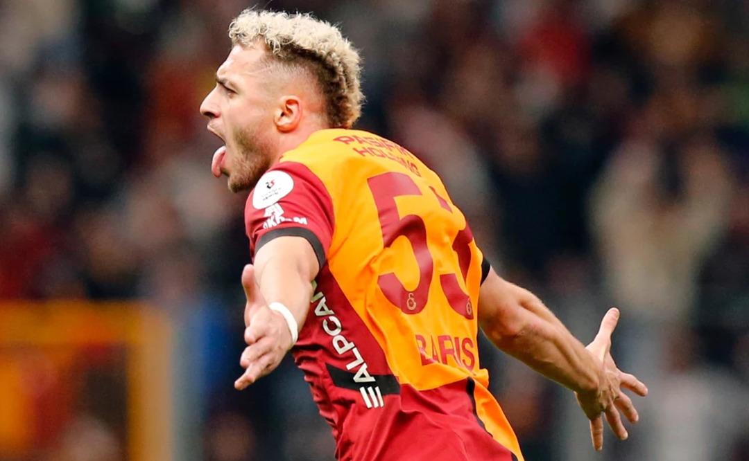 Tolunay Kafkas pimi &ccedil;ekti, sosyal medya karıştı! "A&ccedil;ık ara en iyisi Barış Alper!" s&ouml;zlerine ezeli rakiplerden olay tepki... 2