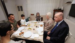 Cumhurbaşkanı Erdoğan, Kayacık ailesi ile iftar yaptı