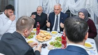 Bakan Ersoy, Kırıkkale'de Ürkmez ailesinin iftar sofrasına konuk oldu