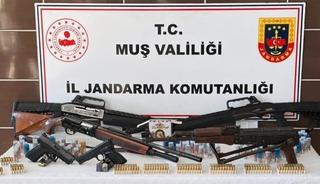 Malazgirt&rsquo;te ruhsatsız silah operasyonu: 6 kişi tutuklandı