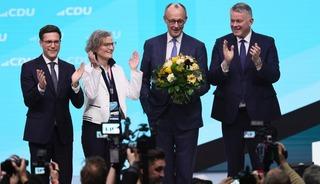 Merz, y&uuml;zde 91,17 oyla yeniden CDU partisi genel başkanı se&ccedil;ildi