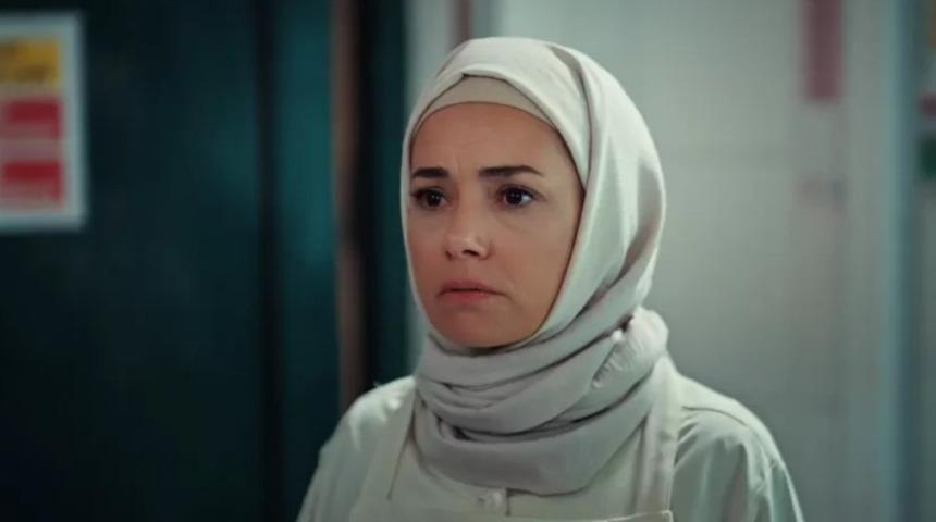 Kıskanmak'ın Seniha'sı &Ouml;zg&uuml; Namal yeni aşka yelken a&ccedil;tı! G&ouml;nl&uuml;n&uuml; Biyoenerji Uzmanına kaptırdı