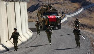 İran sınırında savaş alarmı! T&uuml;rk askeri tetikte