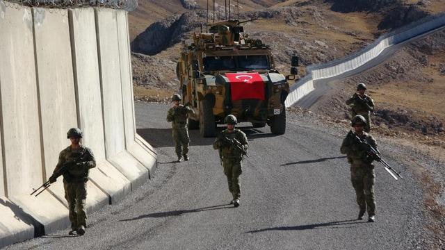 Sınırda savaş alarmı! Hareketlilik dikkat çekti... Mehmetçik'in eli tetikte
