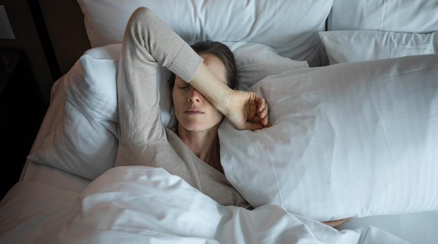 Bilim a&ccedil;ıkladı! İşte insanların en &ccedil;ok yorulduğu yaş aralığı