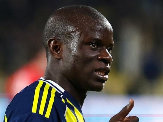 Kante oynadığı 2 ma&ccedil;ta bin pişman etti! Sa&ccedil; baş yoldurttu