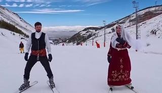 Paland&ouml;ken&rsquo;de renkli g&ouml;r&uuml;nt&uuml;ler