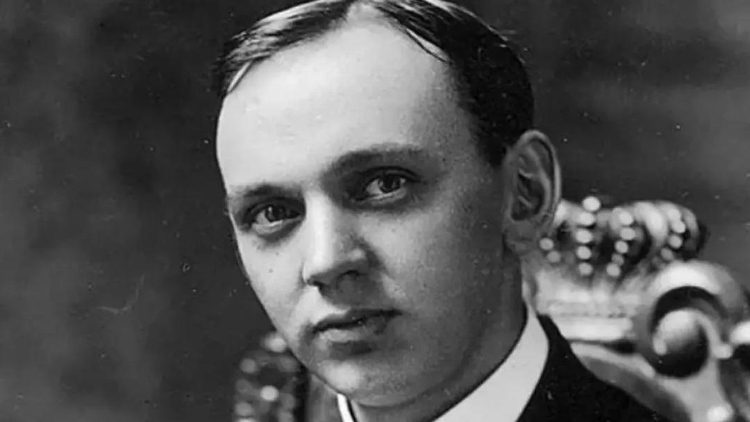 Kendi &ouml;l&uuml;m&uuml;n&uuml; bilmişti!  Uyuyan kahin den 2026 i&ccedil;in &uuml;rperten kehanet: Piramitlerin altındaki sır aralanıyor 2